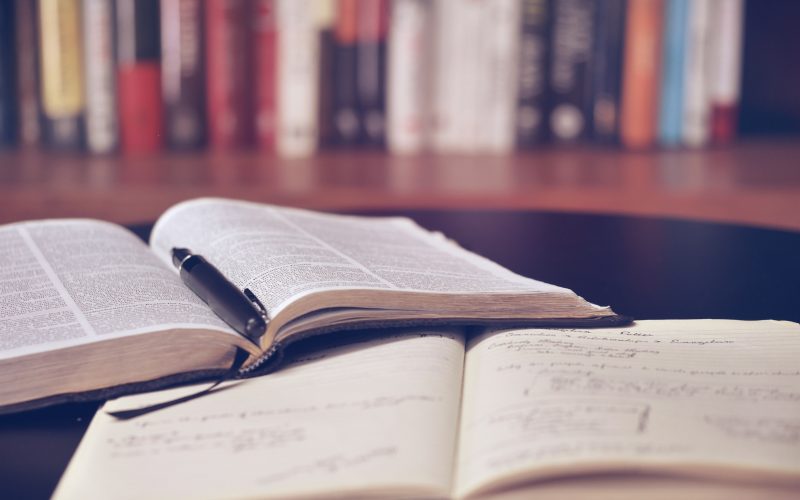books-bookshelf-education-159621
